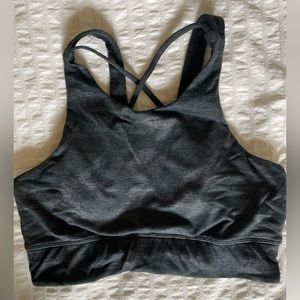 Vuori sports bra